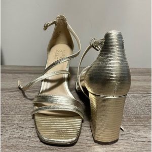 Gold size 9 heels